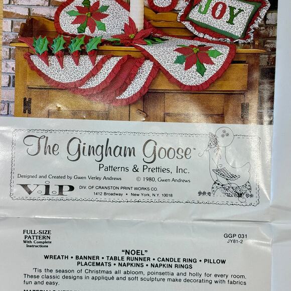 Vtg 1980 The Gingham Goose Noel Christmas Pattern Wreath Banner Pillow Placemats - Picture 9 of 10